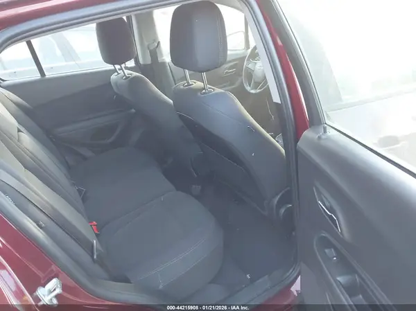 3GNCJKSB3HL270768 2017 CHEVROLET TRAX - Image 8