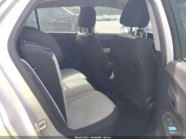 3GNCJKSB3HL275078 2017 CHEVROLET TRAX - Image 8