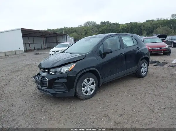 3GNCJKSB3HL282645 2017 CHEVROLET TRAX - Image 2
