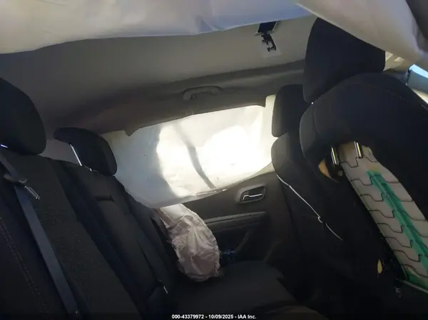 3GNCJKSB3HL285223 2017 CHEVROLET TRAX - Image 8