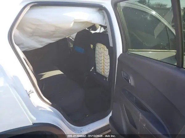 3GNCJKSB3HL285965 2017 CHEVROLET TRAX - Image 8