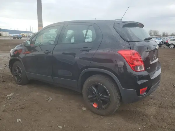 3GNCJKSB3HL286579 2017 CHEVROLET TRAX - Image 2