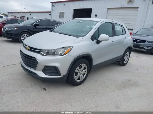 3GNCJKSB3HL289045 2017 CHEVROLET TRAX - Image 2
