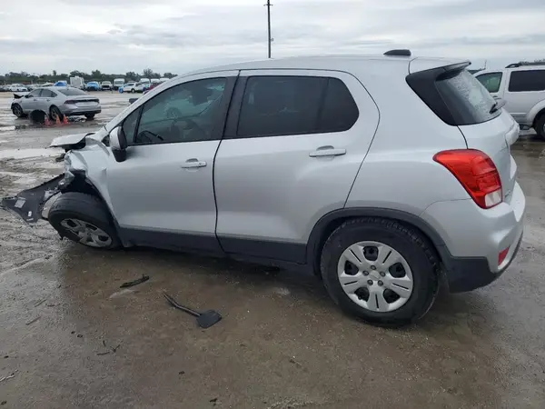 3GNCJKSB3HL290664 2017 CHEVROLET TRAX - Image 2