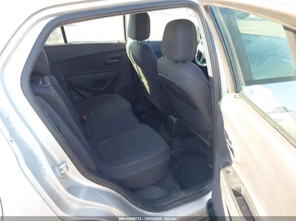 3GNCJKSB3JL156503 2018 CHEVROLET TRAX - Image 8