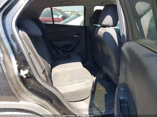 3GNCJKSB3JL160860 2018 CHEVROLET TRAX - Image 8