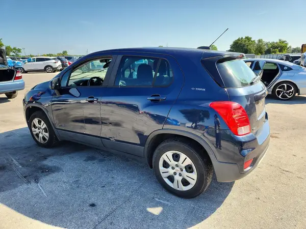 3GNCJKSB3JL199075 2018 CHEVROLET TRAX - Image 2
