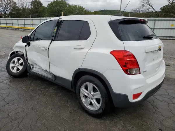 3GNCJKSB3JL260439 2018 CHEVROLET TRAX - Image 2