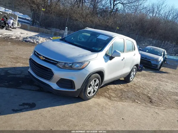 3GNCJKSB3JL282845 2018 CHEVROLET TRAX - Image 2