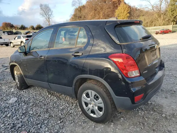 3GNCJKSB3JL304083 2018 CHEVROLET TRAX - Image 2