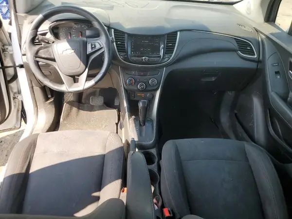 3GNCJKSB3JL305797 2018 CHEVROLET TRAX - Image 8
