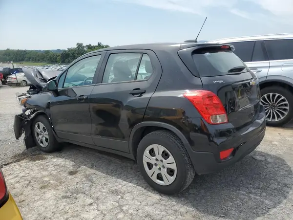 3GNCJKSB3JL322387 2018 CHEVROLET TRAX - Image 2