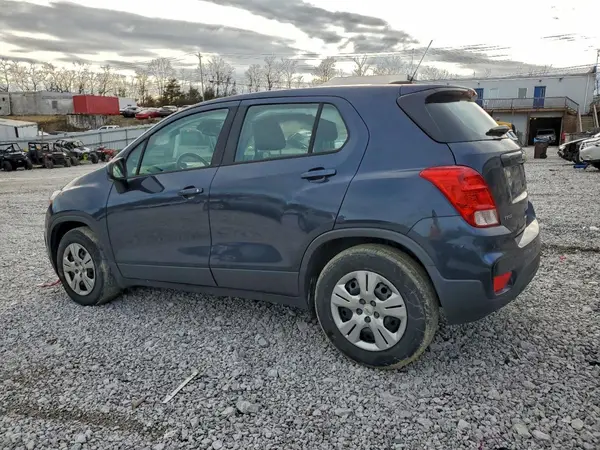3GNCJKSB3JL348682 2018 CHEVROLET TRAX - Image 2