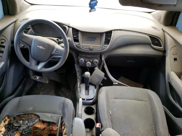 3GNCJKSB3JL388065 2018 CHEVROLET TRAX - Image 8