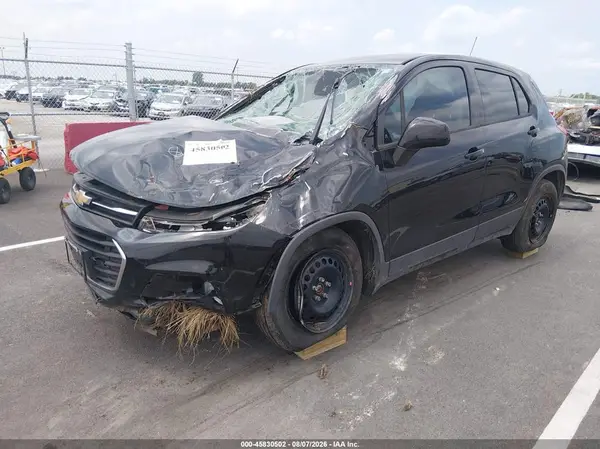 3GNCJKSB3JL404412 2018 CHEVROLET TRAX - Image 2