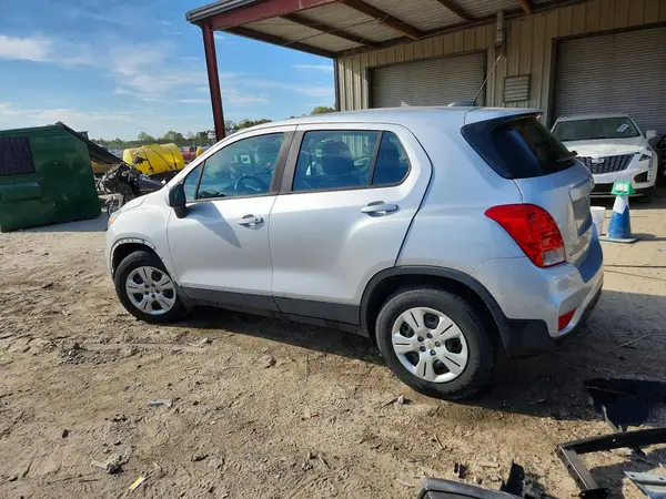 3GNCJKSB3JL406645 2018 CHEVROLET TRAX - Image 2