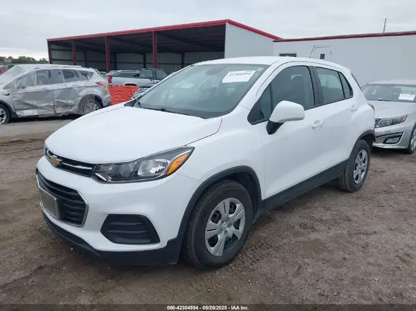 3GNCJKSB3JL416060 2018 CHEVROLET TRAX - Image 2