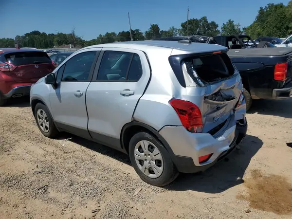 3GNCJKSB3JL418018 2018 CHEVROLET TRAX - Image 2