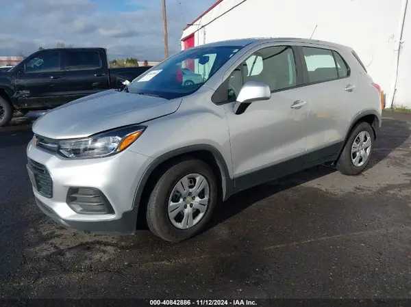 3GNCJKSB3JL418469 2018 CHEVROLET TRAX - Image 2