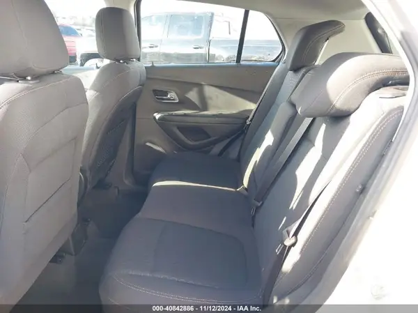 3GNCJKSB3JL418469 2018 CHEVROLET TRAX - Image 8