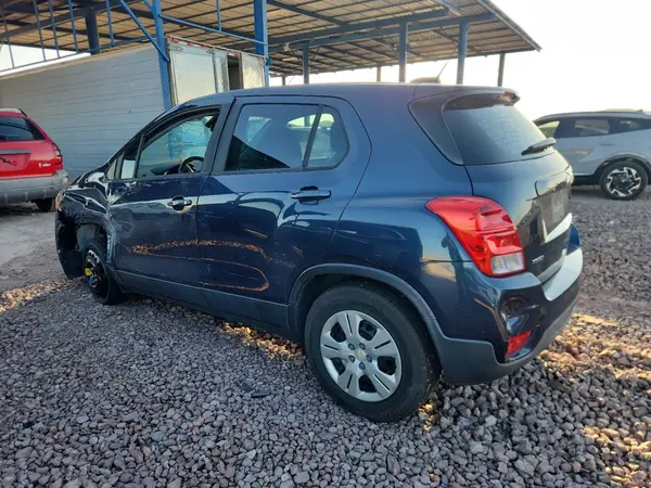 3GNCJKSB3KL126046 2019 CHEVROLET TRAX - Image 2