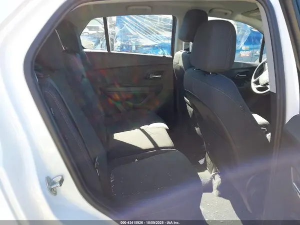 3GNCJKSB3KL138567 2019 CHEVROLET TRAX - Image 8