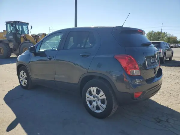 3GNCJKSB3KL165302 2019 CHEVROLET TRAX - Image 2