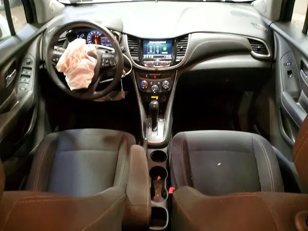 3GNCJKSB3KL208682 2019 CHEVROLET TRAX - Image 8