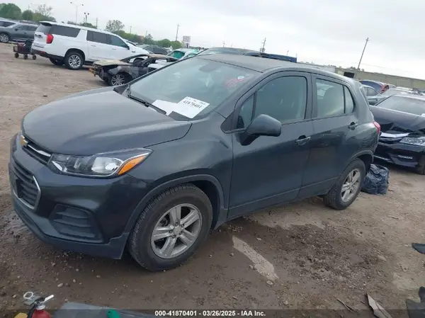 3GNCJKSB3KL210528 2019 CHEVROLET TRAX - Image 2