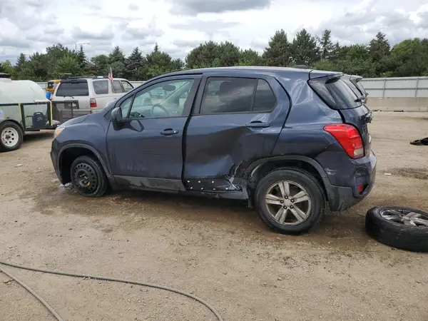 3GNCJKSB3KL211792 2019 CHEVROLET TRAX - Image 2