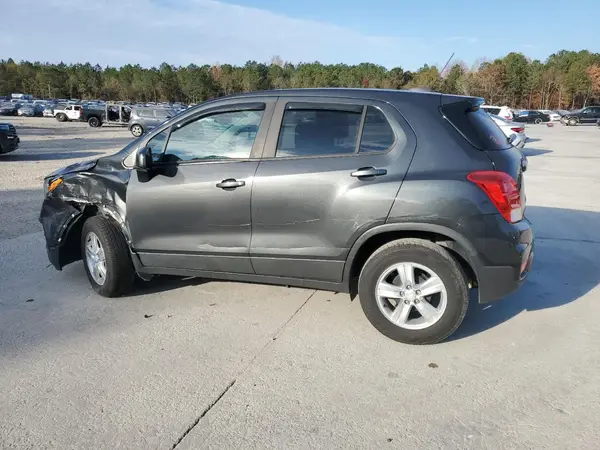 3GNCJKSB3KL213977 2019 CHEVROLET TRAX - Image 2