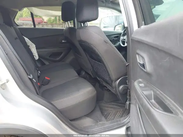 3GNCJKSB3KL221075 2019 CHEVROLET TRAX - Image 8
