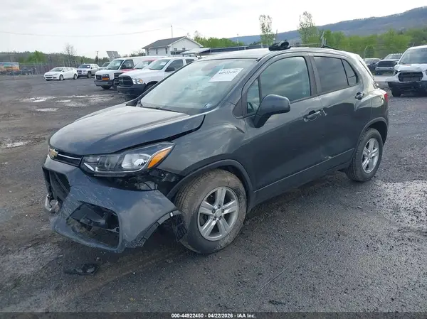 3GNCJKSB3KL222873 2019 CHEVROLET TRAX - Image 2