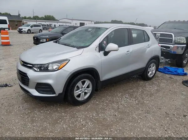 3GNCJKSB3KL223005 2019 CHEVROLET TRAX - Image 2