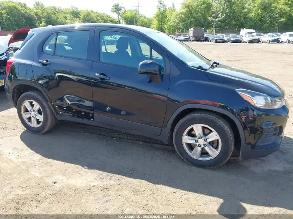 3GNCJKSB3KL230357 2019 CHEVROLET TRAX - Image 1