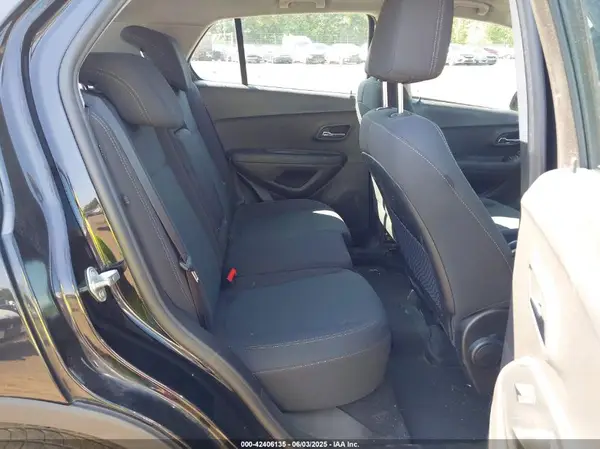 3GNCJKSB3KL230357 2019 CHEVROLET TRAX - Image 8