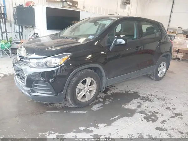 3GNCJKSB3KL233680 2019 CHEVROLET TRAX - Image 2