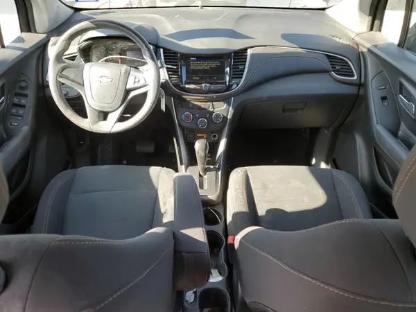 3GNCJKSB3KL234327 2019 CHEVROLET TRAX - Image 8