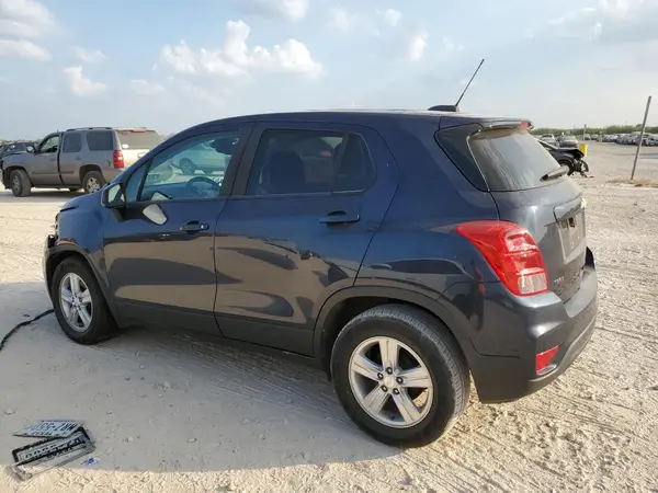 3GNCJKSB3KL243397 2019 CHEVROLET TRAX - Image 2