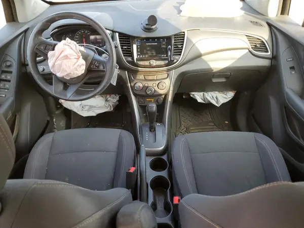 3GNCJKSB3KL243397 2019 CHEVROLET TRAX - Image 8