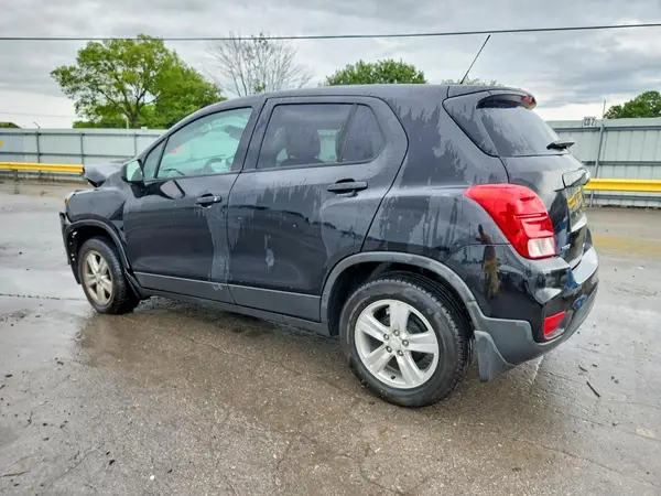3GNCJKSB3KL248101 2019 CHEVROLET TRAX - Image 2