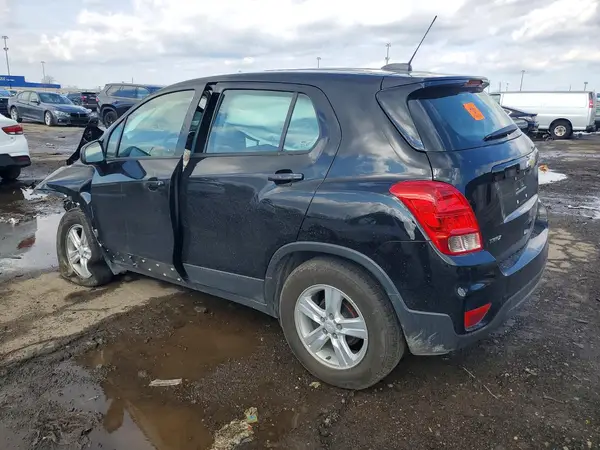 3GNCJKSB3KL250690 2019 CHEVROLET TRAX - Image 2