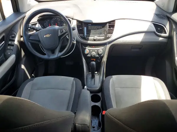 3GNCJKSB3KL254688 2019 CHEVROLET TRAX - Image 8