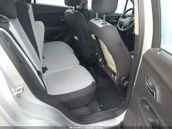 3GNCJKSB3KL260541 2019 CHEVROLET TRAX - Image 8