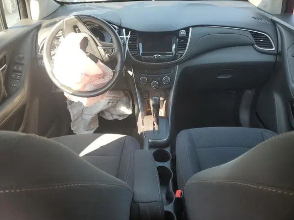 3GNCJKSB3KL266064 2019 CHEVROLET TRAX - Image 8