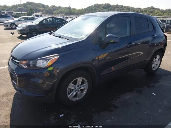 3GNCJKSB3KL268008 2019 CHEVROLET TRAX - Image 2