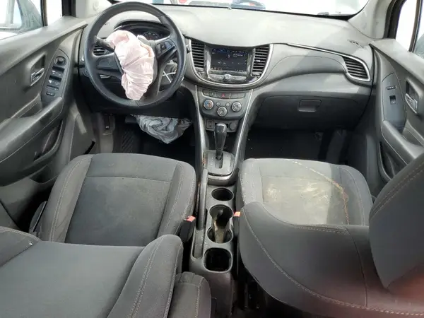 3GNCJKSB3KL268090 2019 CHEVROLET TRAX - Image 8