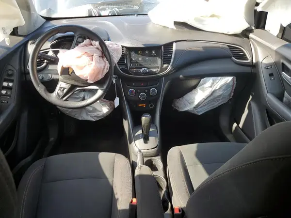 3GNCJKSB3KL287447 2019 CHEVROLET TRAX - Image 8