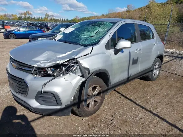 3GNCJKSB3KL288145 2019 CHEVROLET TRAX - Image 2