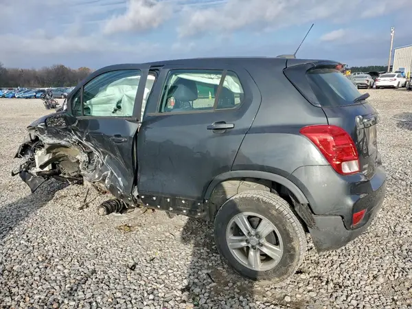 3GNCJKSB3KL289540 2019 CHEVROLET TRAX - Image 2